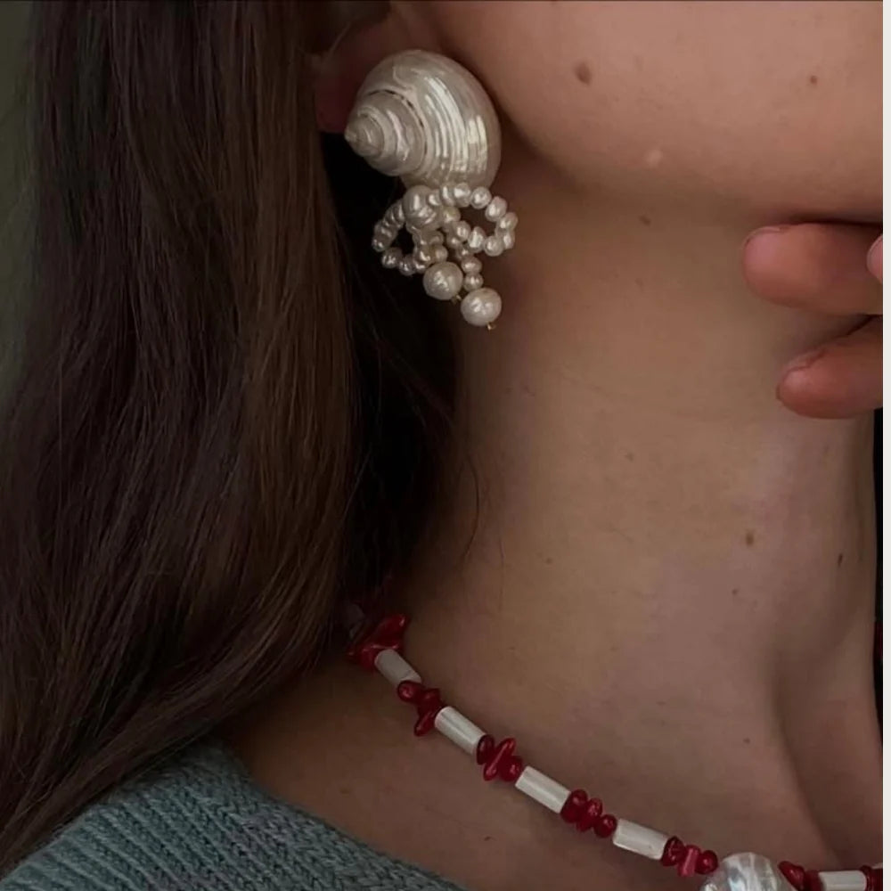 THREE SHELL NECKLACE - CORAL