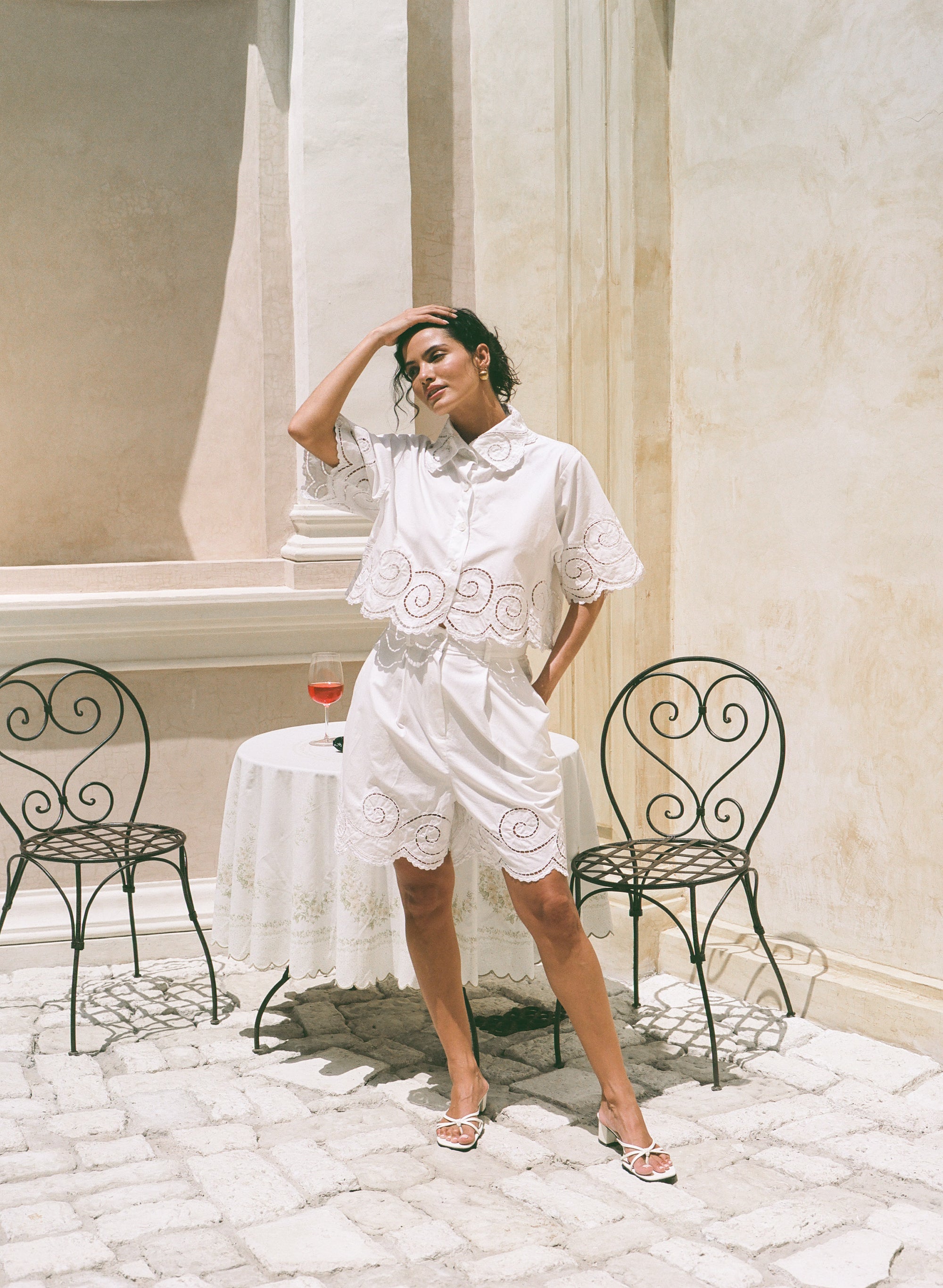 PEACOCK CROP SHIRT - WHITE