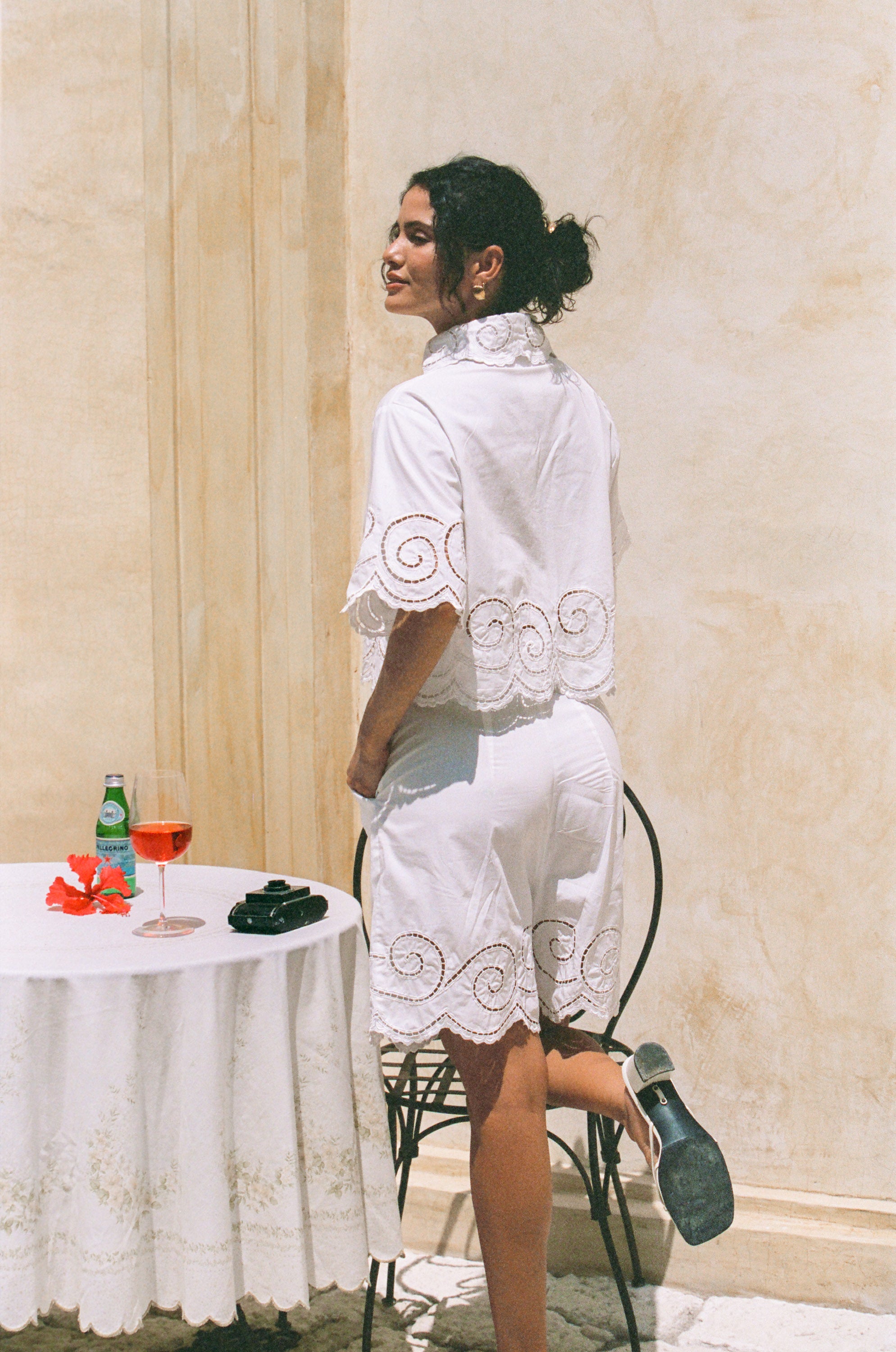 PEACOCK TAILORED SHORTS - WHITE