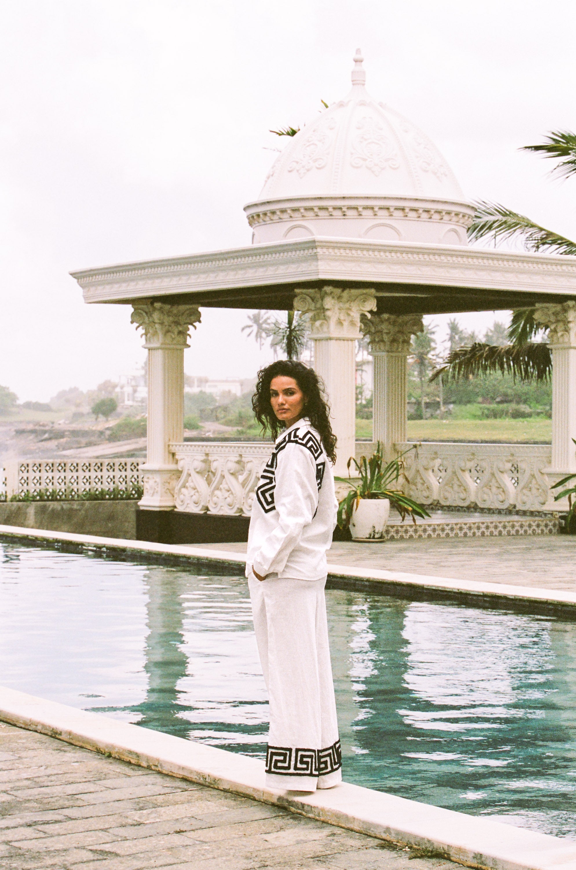 OLYMPUS LINEN PANTS- WHITE & NAVY