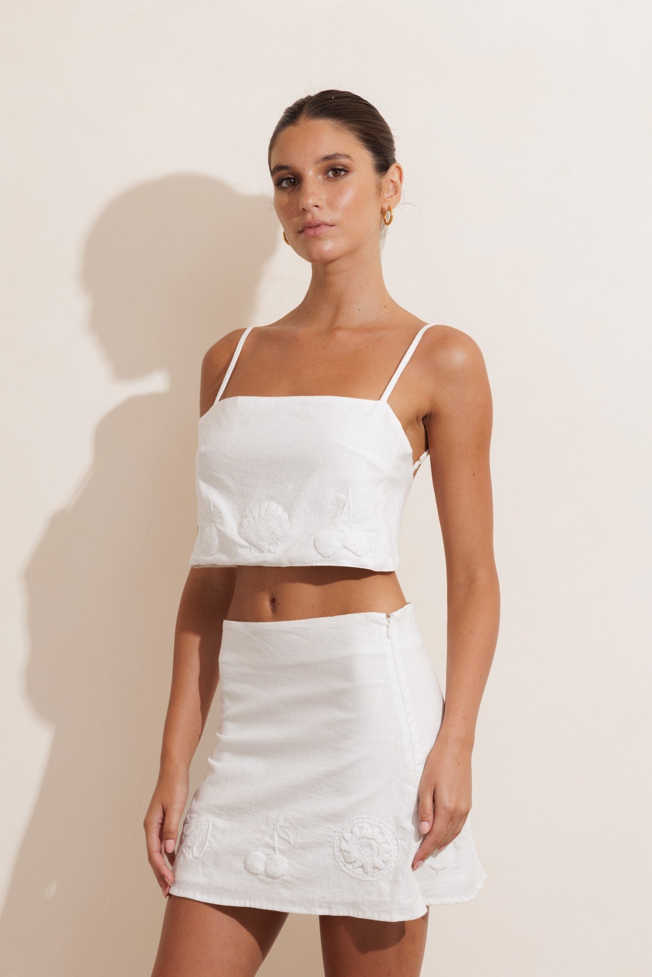 NAMASTE LINEN CROP - WHITE LINEN