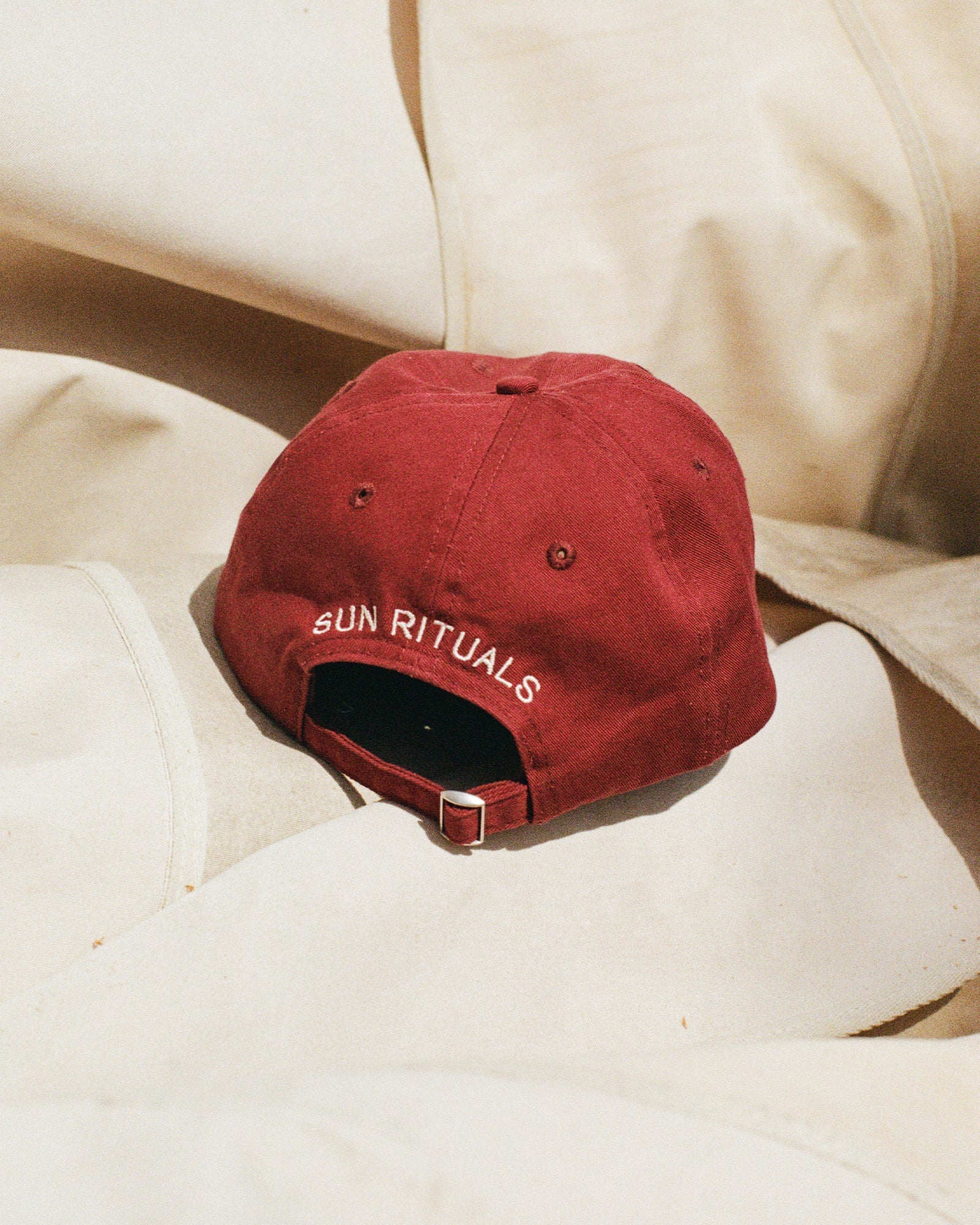 ART OF BALANCE CAP - BERRY